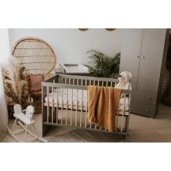 Babykamer Bo: Ledikant, Commode En 2-Deurskast -Kinderkraft Winkel babykamer bo 6 3