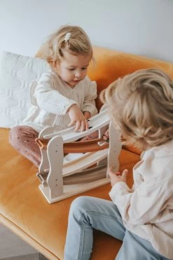 Label Label Nougat Houten Autobaan LLWT-34406 13 Label Label Nougat Houten Autobaan LLWT-34406 -Kinderkraft Winkel label label nougat houten autobaan llwt 34406 4