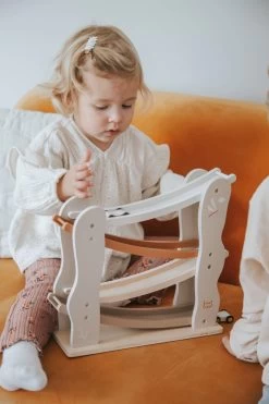 Label Label Nougat Houten Autobaan LLWT-34406 15 Label Label Nougat Houten Autobaan LLWT-34406 -Kinderkraft Winkel label label nougat houten autobaan llwt 34406 6